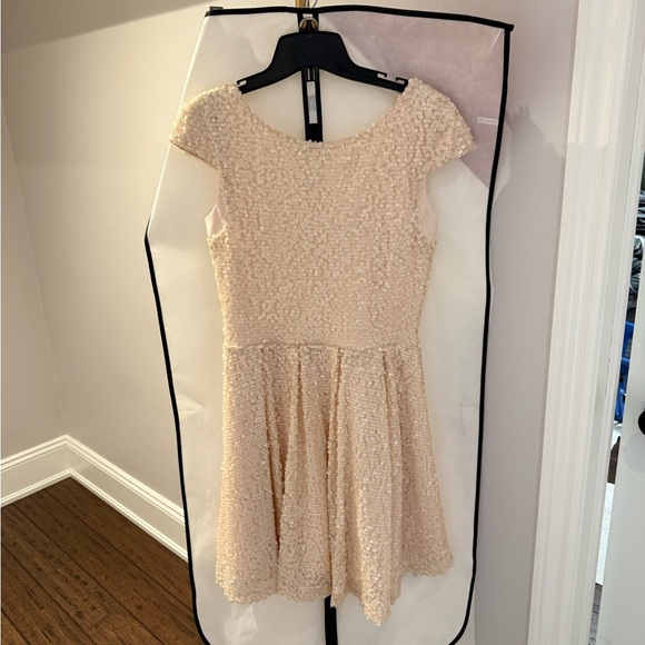 Le Chateau Sequin Cap Sleeve Dress nude/pink size M - Picture 2 of 8